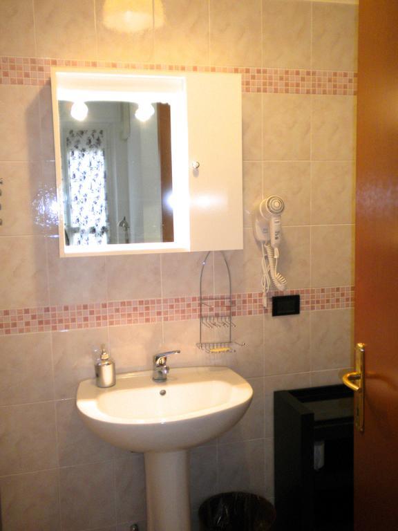 Top Suit Uno - Guest house Brugherio Kamer foto