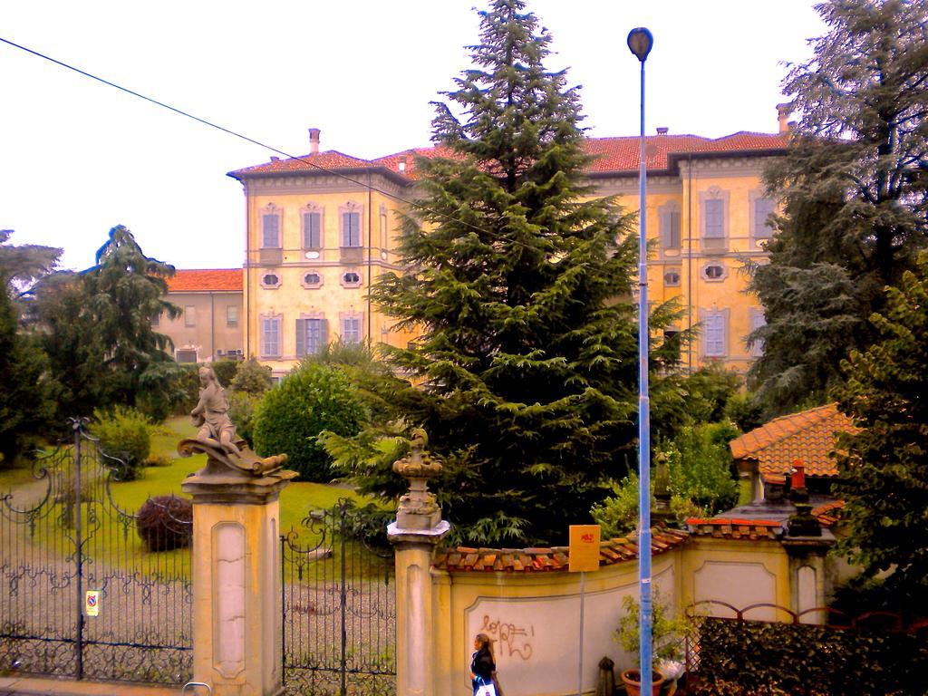 Top Suit Uno - Guest house Brugherio Buitenkant foto