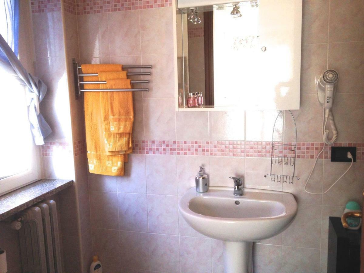 Top Suit Uno - Guest house Brugherio Kamer foto